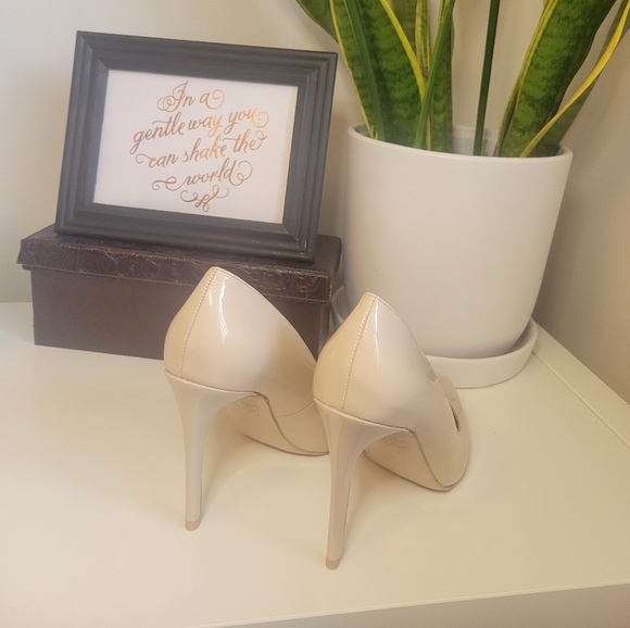 Spring neutral pumps - Picture 3 of 3